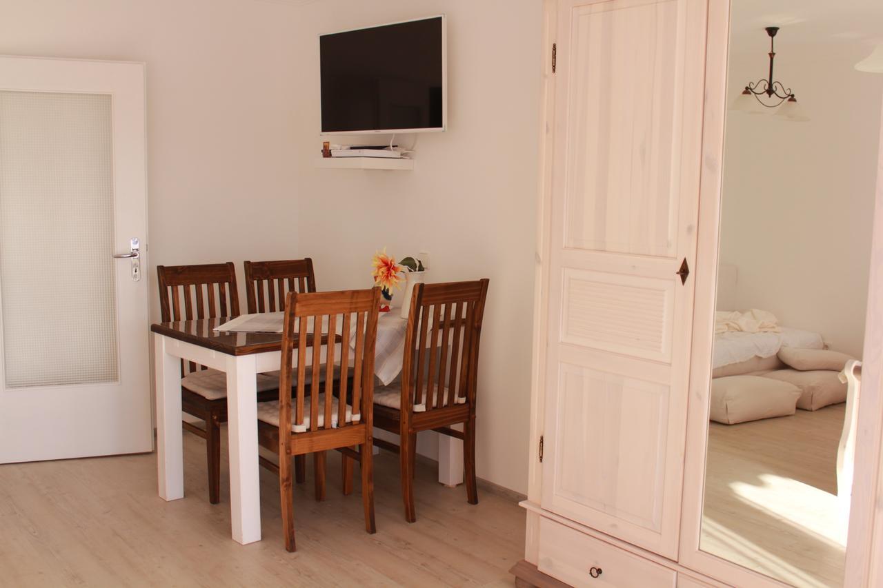 Mariaprimavera Apartment Am Kurpark Mit Schwarzwaldblick * * * * Bad Krozingen Dış mekan fotoğraf