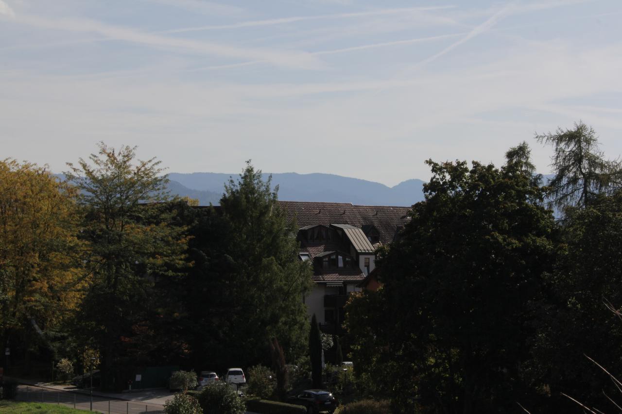 Mariaprimavera Apartment Am Kurpark Mit Schwarzwaldblick * * * * Bad Krozingen Dış mekan fotoğraf