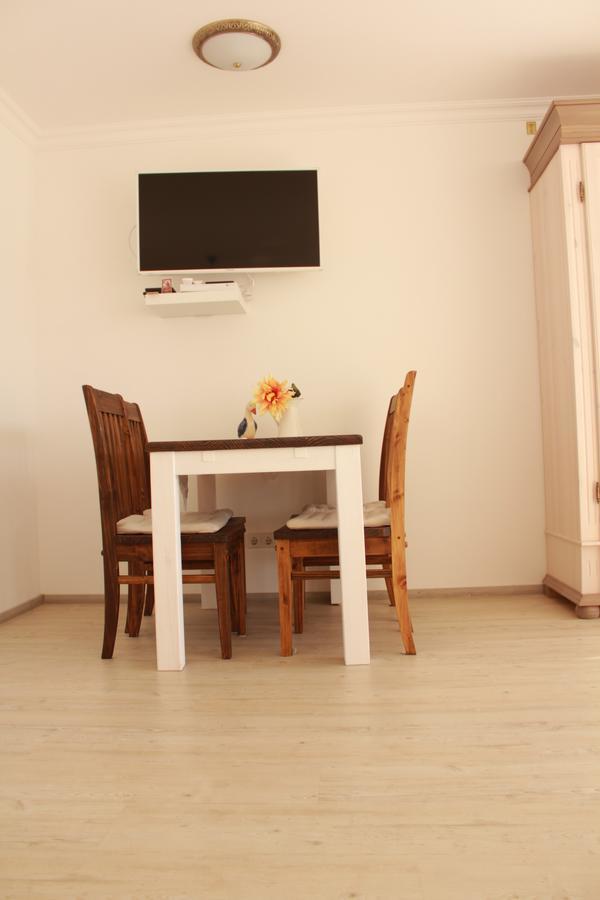 Mariaprimavera Apartment Am Kurpark Mit Schwarzwaldblick * * * * Bad Krozingen Dış mekan fotoğraf